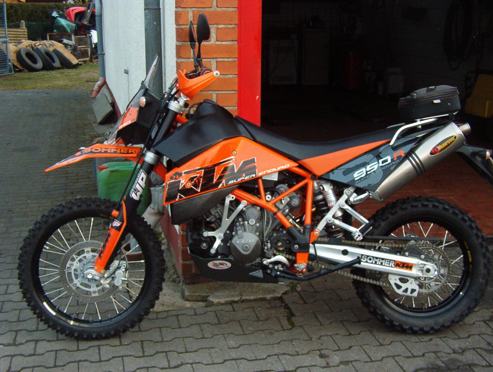 mo 003.jpg