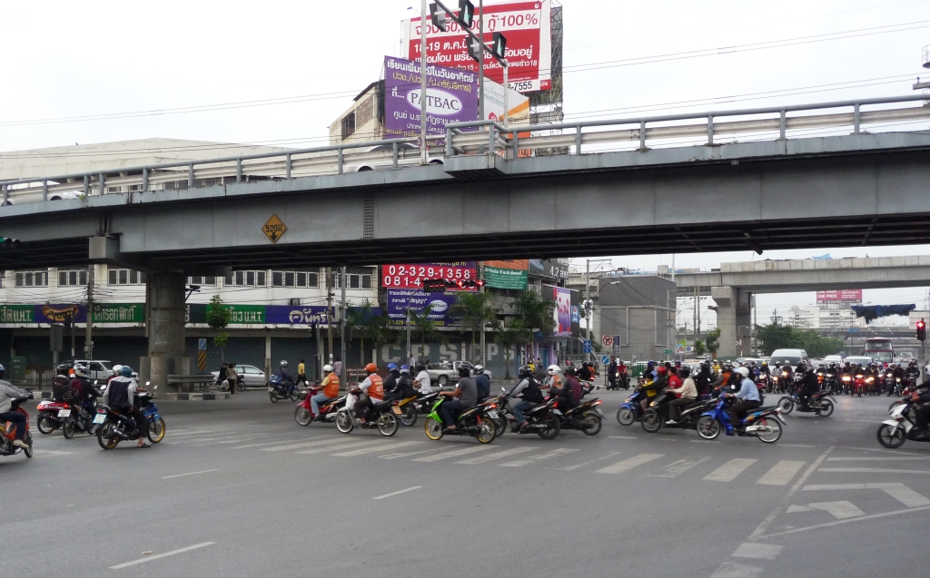 60Thailand Mopedmania.JPG