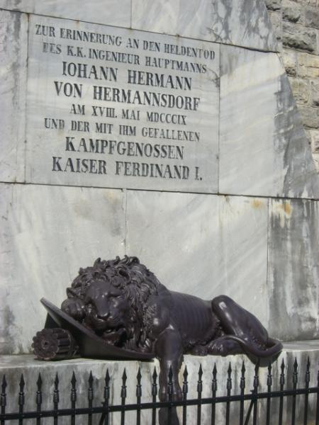 Denkmal beim Fort am Predelpass.JPG