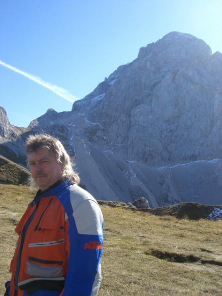Markus vor dem Mangart.JPG