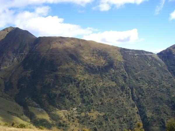 Weitere Verlauf der Panoramica delle Vette.JPG