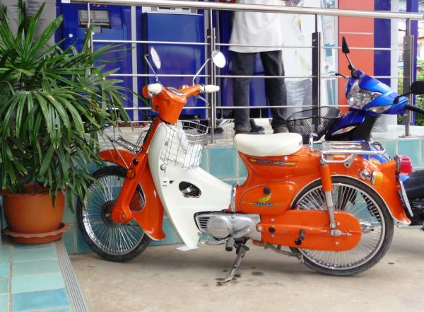 63Thailand schniekes Moped.JPG