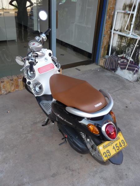 75Laos Pimped Scooter.JPG